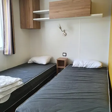 Mobile De Luxe 6 A 8 Personnes * Lattes